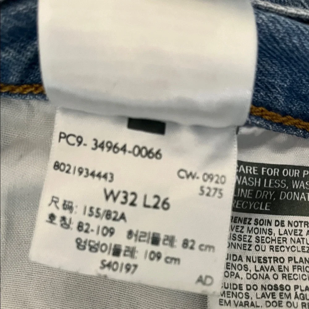 Levi's Straight Leg Blue Distressed Jeans - Picture 4 of 4